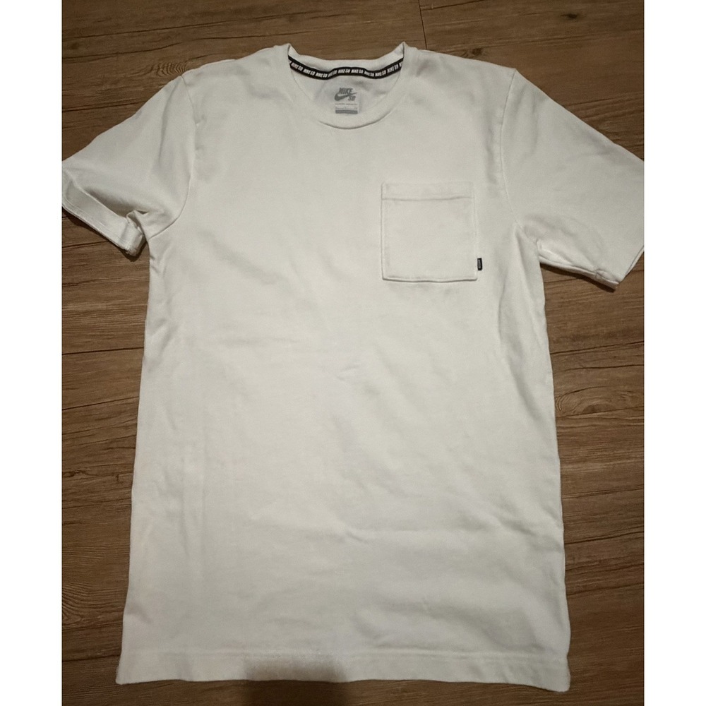 Nike SB shirt. Size Small Great condition.  Men's white shirt. See photos  181